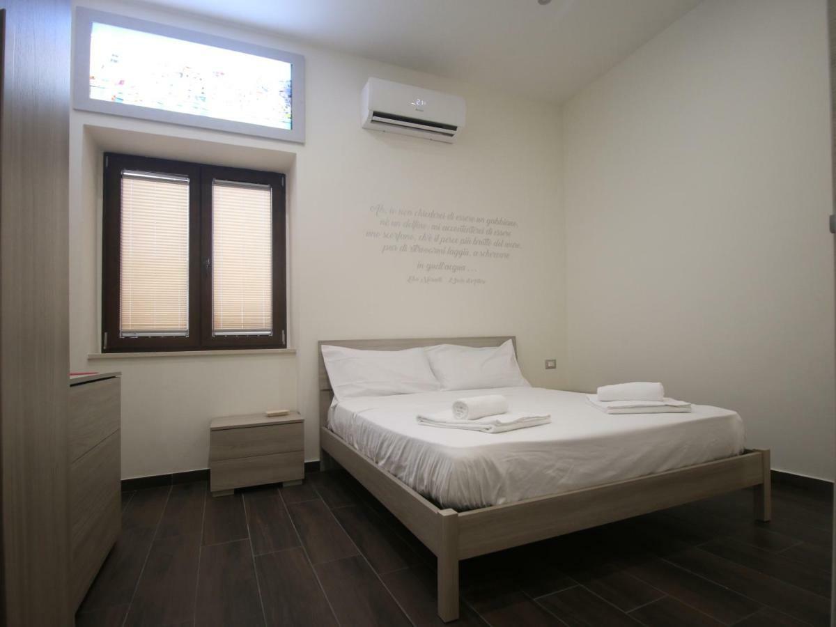 B&B Pisadog เนเปิลส์ ภายนอก รูปภาพ