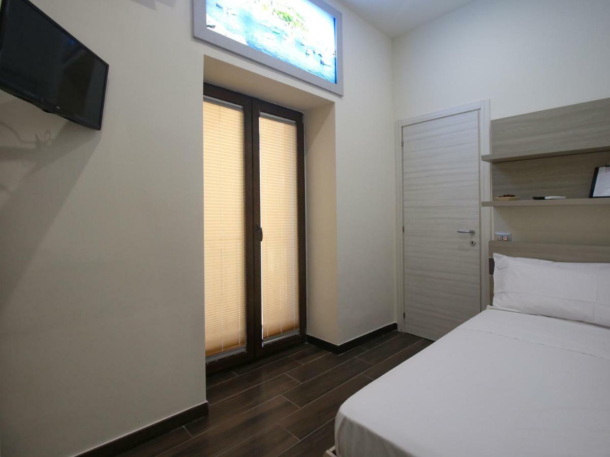B&B Pisadog เนเปิลส์ ภายนอก รูปภาพ