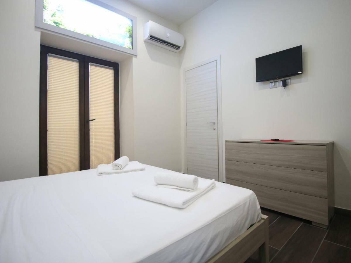 B&B Pisadog เนเปิลส์ ภายนอก รูปภาพ